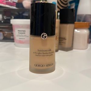 Georgie Armani luminous silk foundation in the shade 4.5.